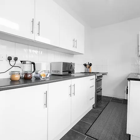 Family Contractors 2 Bed House Free Parking Sleeeps 6 Villa Birmingham Exterior photo