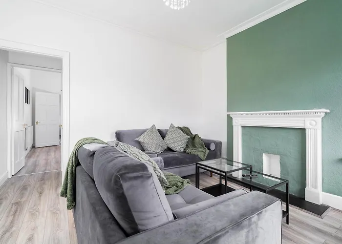 Family Contractors 2 Bed House Free Parking Sleeeps 6